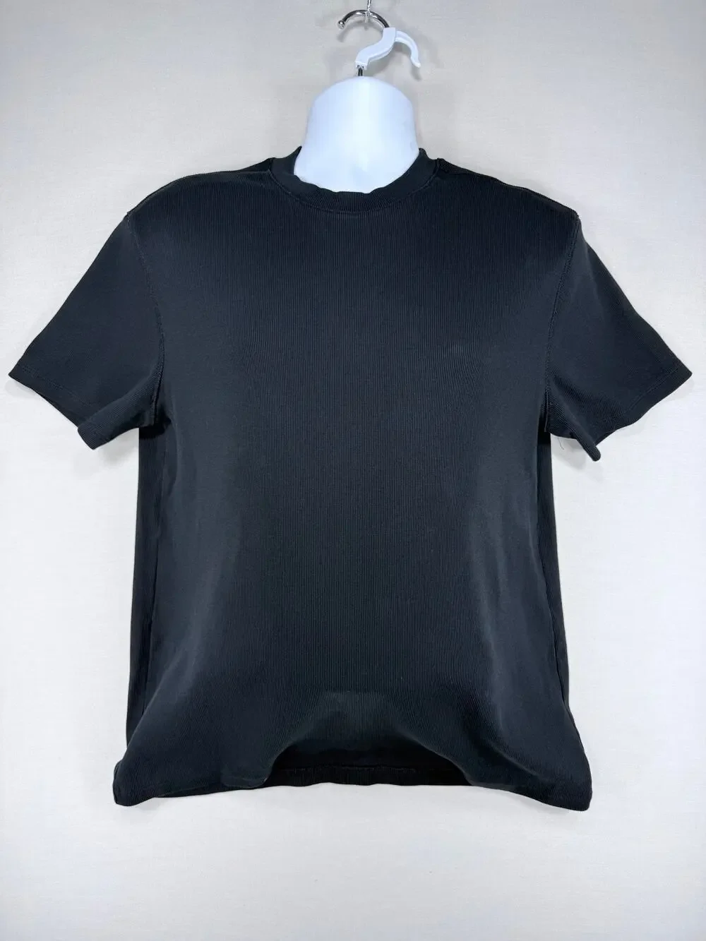 Banana Republic Men's Large Mini Rib Short Sleeve Crew Neck T-Shirt Black